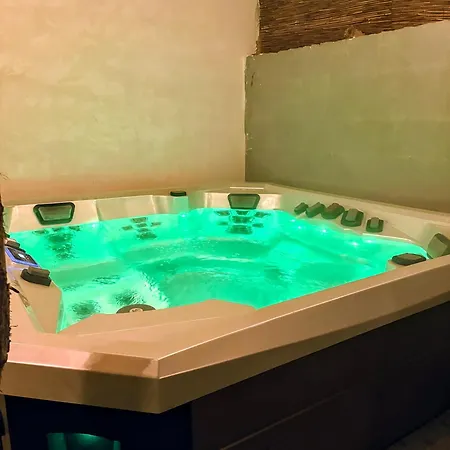 Le Clos Des Roses - D'hotes Pérouges
