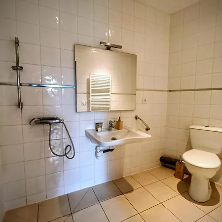Le Clos Des Roses Bed & Breakfast *