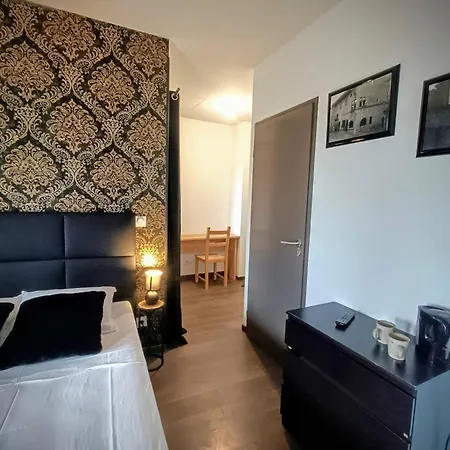 Le Clos Des Roses Bed & Breakfast *