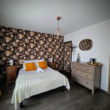 Le Clos Des Roses Bed & Breakfast Perouges
