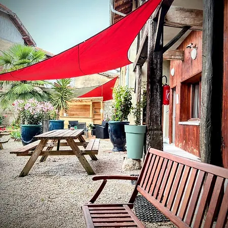 Bed & Breakfast Le Clos Des Roses Perouges