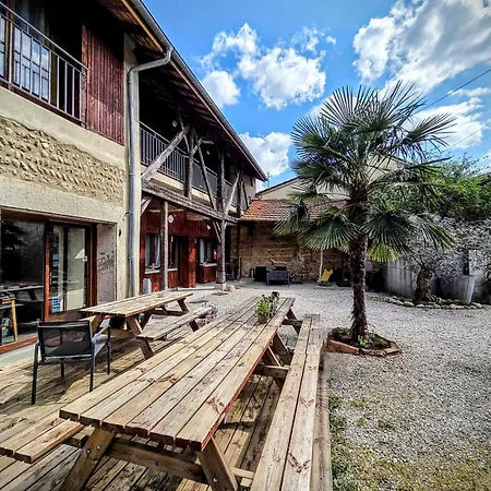 Le Clos Des Roses Bed & Breakfast